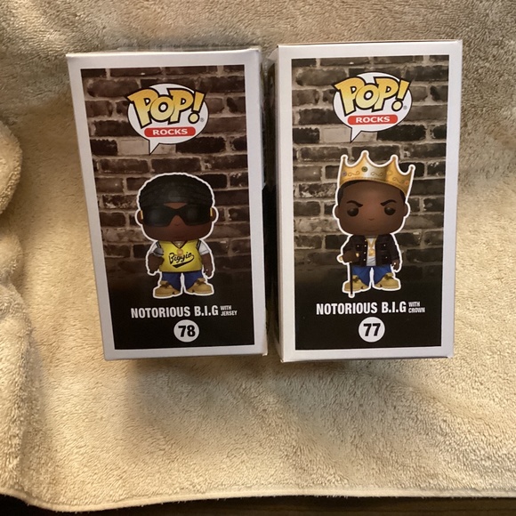 Funko Pop Notorious B.I.G. 77 78 with Jersey with Crown NEW - Picture 4 of 6